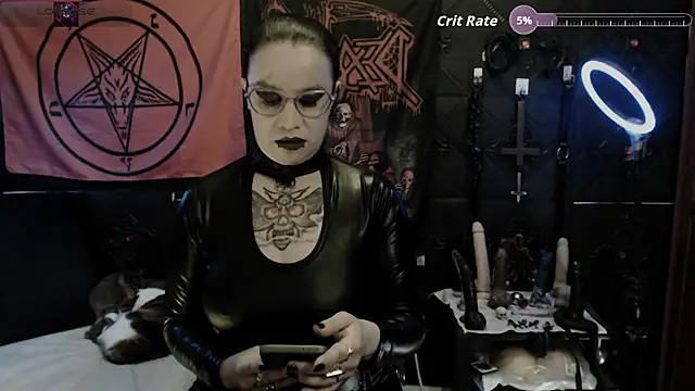 Snapshot of Evil_Queen_666 chatting on 14, 9, 2025 Evil Queen 666 online show from 14, 9, 2025