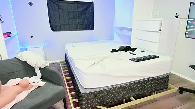 Snapshot of THICKwithDICKK chatting on 23, 2, 2025 THICKwithDICKK online show from 23, 2, 2025