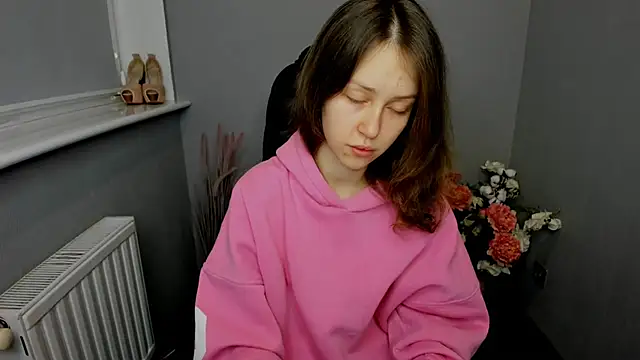 Snapshot of AfinaCutie chatting on 9, 2, 2025 AfinaCutie online show from 9, 2, 2025