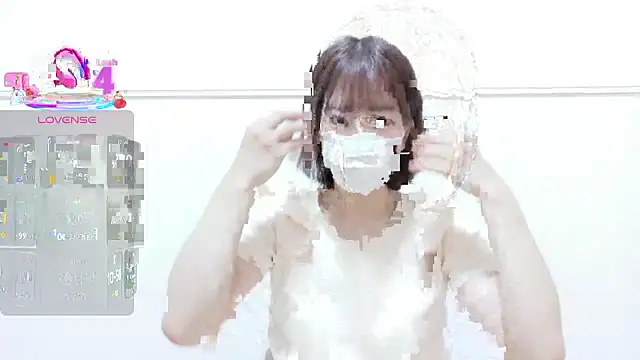 Snapshot of QoMeioQ chatting on 18, 5, 2026 QoMeioQ online show from 18, 5, 2026