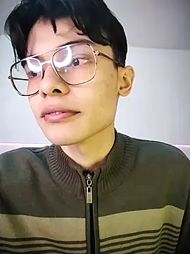 Snapshot of Dmitri_Aksnes chatting on 28, 11, 2025 Dmitri Aksnes online show from 28, 11, 2025