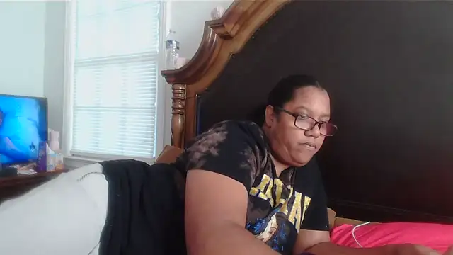 ebonyred online show from 6, 11, 2025