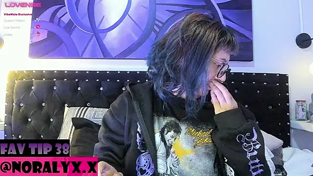 Snapshot of hey_noraly chatting on 7, 7, 2026 hey noraly online show from 7, 7, 2026