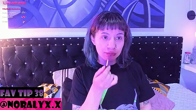 Snapshot of hey_noraly chatting on 11, 7, 2026 hey noraly online show from 11, 7, 2026