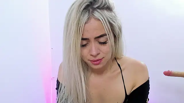 Snapshot of nicole_valencia_ chatting on 4, 6, 2026 nicole valencia online show from 4, 6, 2026