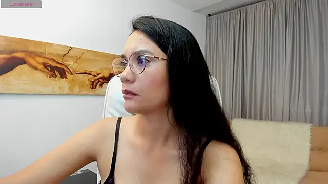 Snapshot of mariiana_murillo01 chatting on 24, 10, 2025 mariiana murillo01 online show from 24, 10, 2025