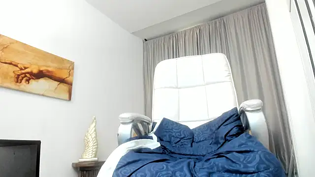 Snapshot of mariiana_murillo01 chatting on 19, 10, 2025 mariiana murillo01 online show from 19, 10, 2025