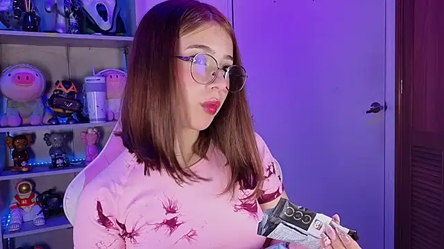 EmilyMiller  online show from 14, 11, 2025