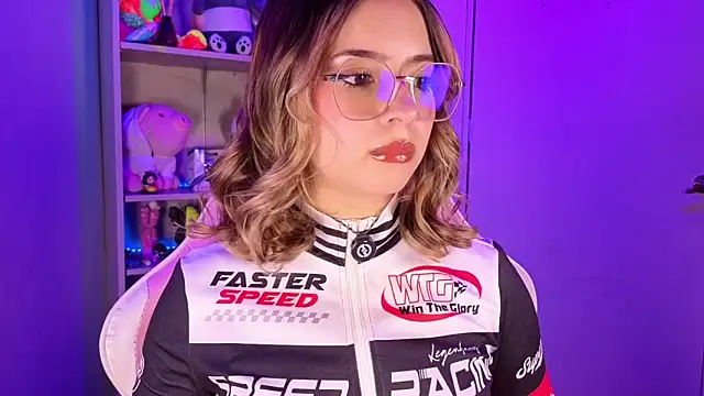 Snapshot of EmilyMiller_ chatting on 27, 5, 2026 EmilyMiller online show from 27, 5, 2026