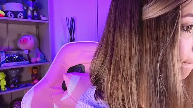 EmilyMiller  online show from 20, 4, 2026