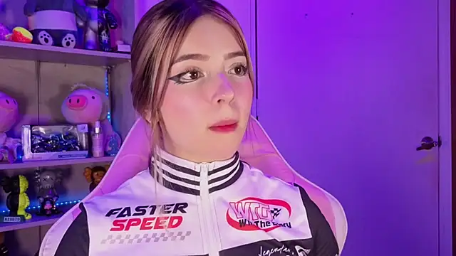 EmilyMiller  online show from 18, 3, 2026