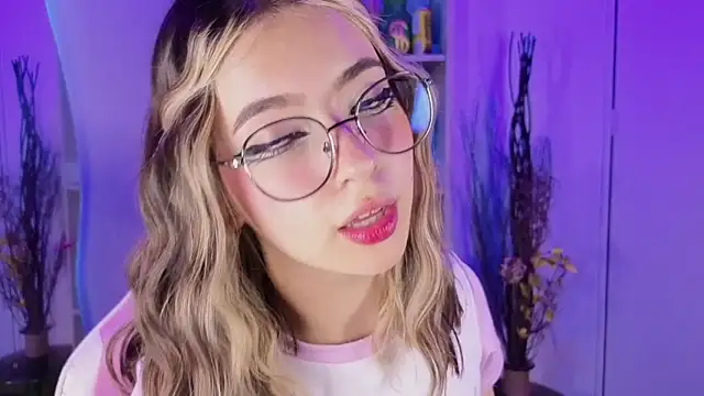 EmilyMiller  online show from 23, 10, 2025