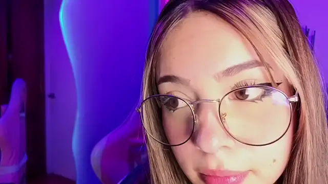 EmilyMiller  online show from 26, 3, 2026