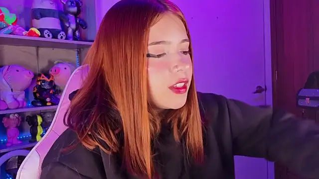 EmilyMiller  online show from 12, 1, 2026