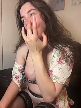 Snapshot of GillKelly chatting on 16, 10, 2025 GillKelly online show from 16, 10, 2025