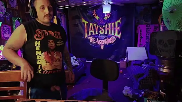 Snapshot of tayshie chatting on 12, 5, 2026 tayshie online show from 12, 5, 2026