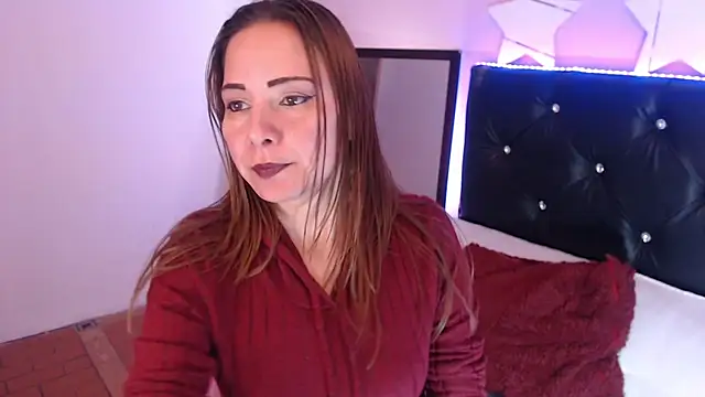 Snapshot of camila_delarosa chatting on 28, 10, 2025 camila delarosa online show from 28, 10, 2025