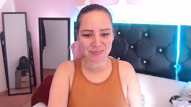 Snapshot of camila_delarosa chatting on 16, 11, 2025 camila delarosa online show from 16, 11, 2025