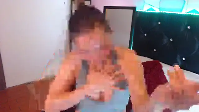 Snapshot of camila_delarosa chatting on 12, 10, 2025 camila delarosa online show from 12, 10, 2025