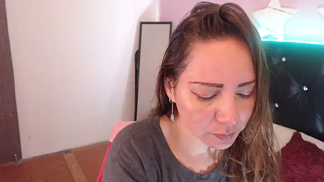 Snapshot of camila_delarosa chatting on 18, 10, 2025 camila delarosa online show from 18, 10, 2025