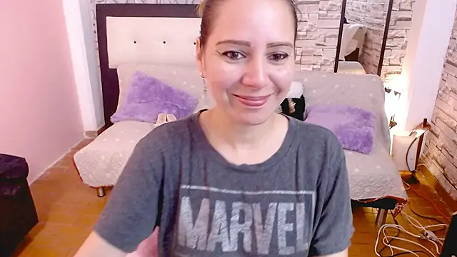 camila delarosa online show from 15, 3, 2026