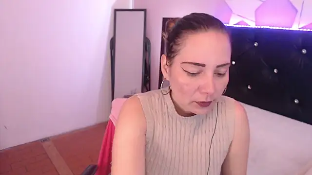 Snapshot of camila_delarosa chatting on 24, 10, 2025 camila delarosa online show from 24, 10, 2025