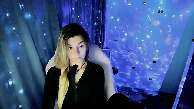 Snapshot of Sweet_me_ chatting on 23, 11, 2025 Sweet me online show from 23, 11, 2025