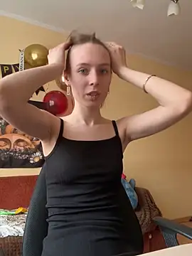 Crayzy Luv online show from 14, 2, 2025