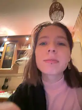 Crayzy Luv online show from 4, 2, 2025