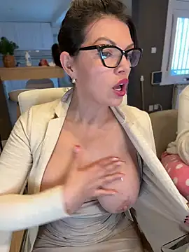 CarlaConnor80 online show from 18, 1, 2025