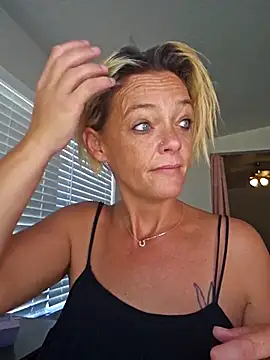 Snapshot of Dixiefaye_Pika chatting on 22, 11, 2025 Dixiefaye Pika online show from 22, 11, 2025