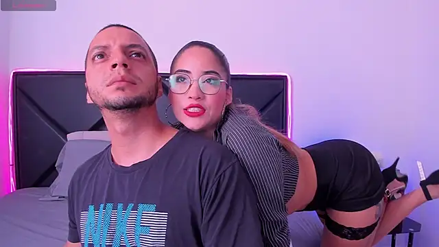 Snapshot of ScarlettAndClark chatting on 10, 10, 2025 ScarlettAndClark online show from 10, 10, 2025