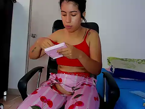 skinnyanai2 online show from 6, 1, 2026