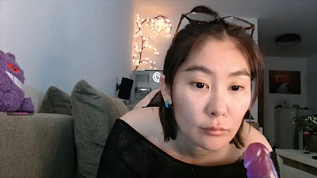 Kunimitsuu  online show from 3, 10, 2025
