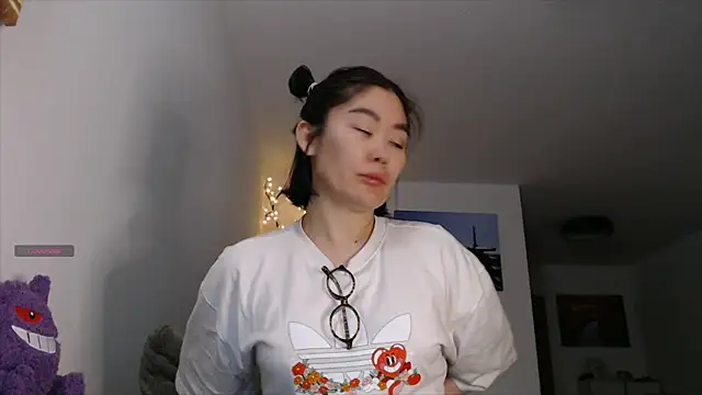 Kunimitsuu  online show from 5, 10, 2025