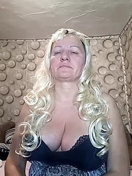 FameLara online show from 6, 4, 2026