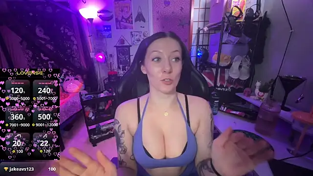 Snapshot of marleymaxwell chatting on 1, 7, 2026 marleymaxwell online show from 1, 7, 2026