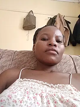 petite babe online show from 16, 2, 2026