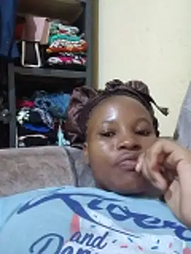 Snapshot of petite_babe chatting on 1, 6, 2026 petite babe online show from 1, 6, 2026