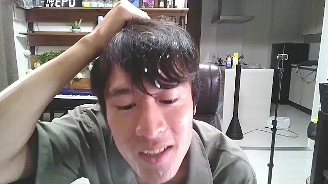 Snapshot of IroManager chatting on 12, 9, 2025 IroManager online show from 12, 9, 2025