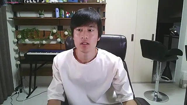 Snapshot of IroManager chatting on 2, 10, 2025 IroManager online show from 2, 10, 2025