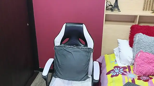 Kaily jonness online show from 18, 10, 2025