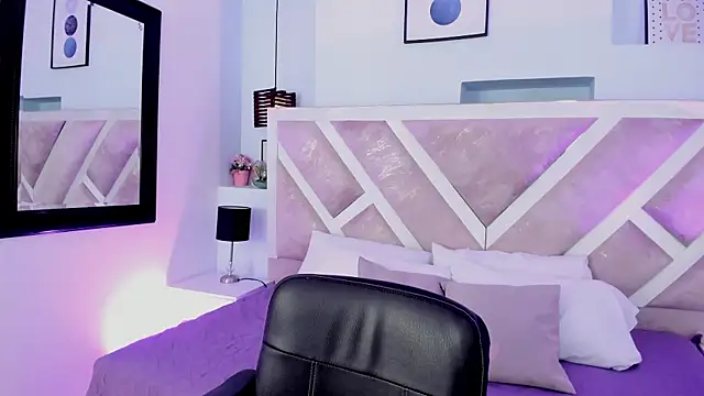 Snapshot of Oriana_Guzman chatting on 26, 5, 2026 Oriana Guzman online show from 26, 5, 2026