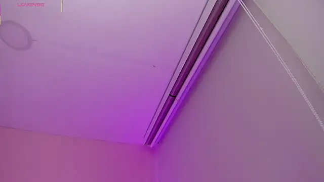 Oriana Guzman online show from 4, 3, 2026