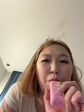 Snapshot of Aiko_Yumi chatting on 11, 6, 2026 Aiko Yumi online show from 11, 6, 2026