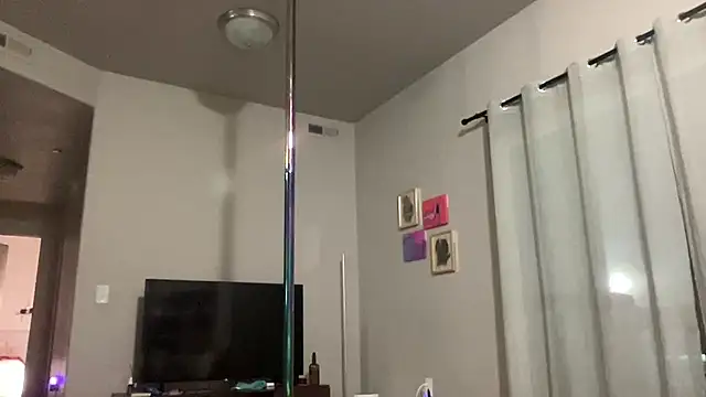 NatalieKneals online show from 8, 1, 2025