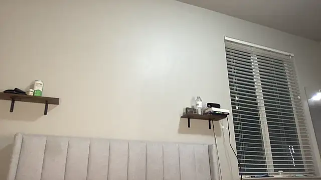 NatalieKneals online show from 3, 12, 2024