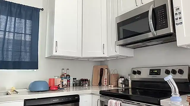 NatalieKneals online show from 7, 1, 2026