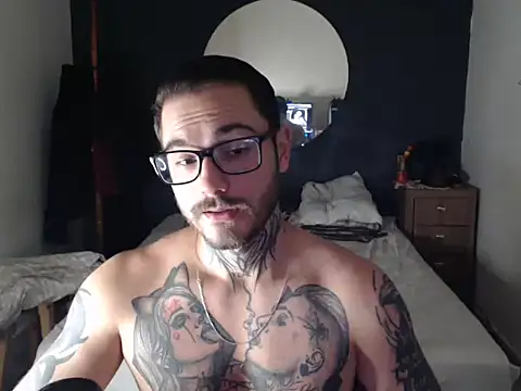 Snapshot of clark_r chatting on 2, 12, 2025 clark r online show from 2, 12, 2025