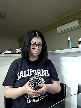 Milf Abigail online show from 1, 4, 2026